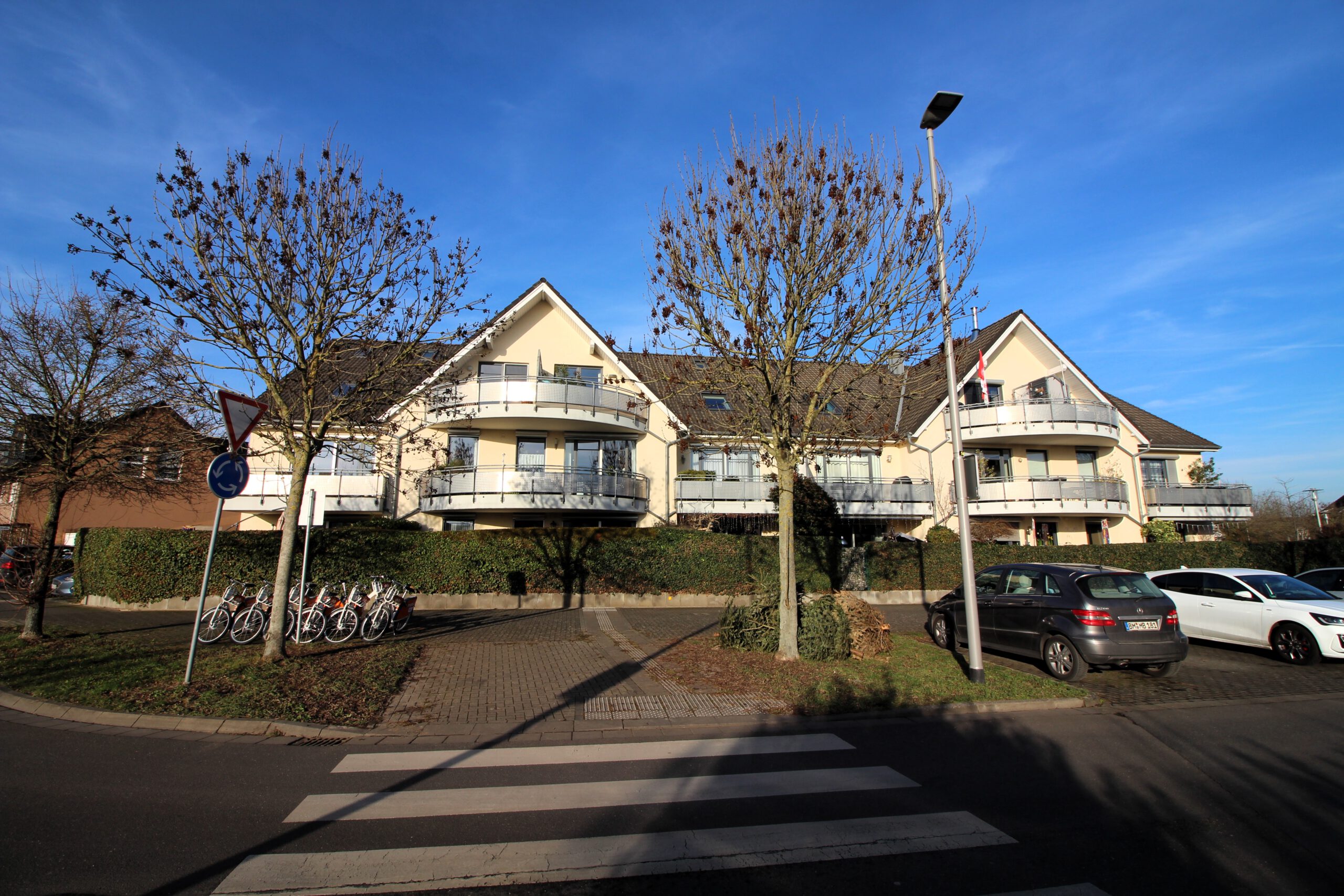 Straßenfront